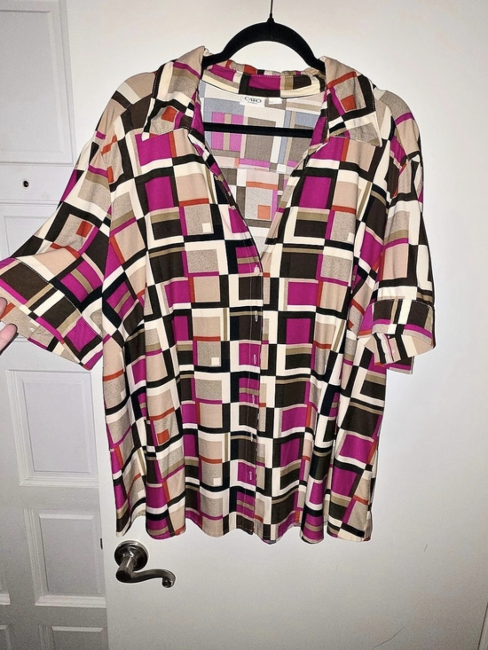Cato Geometric Button Down Top in Pink & Black Size 22/24